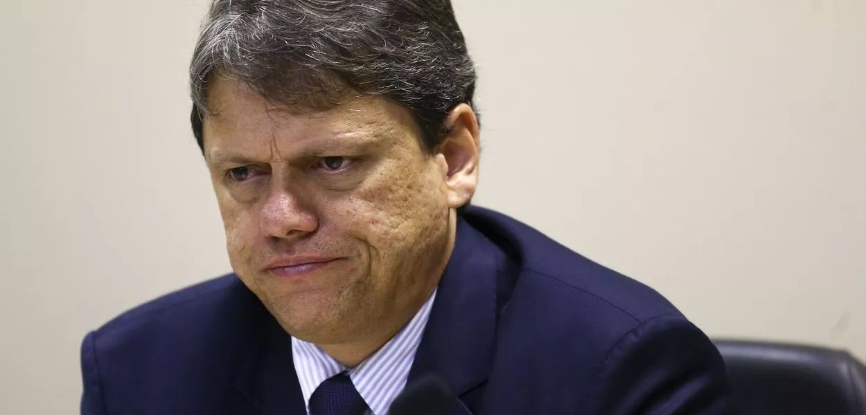 Justiça suspende privatização de escolas estaduais de SP e anula leilões do governo Tarcísio